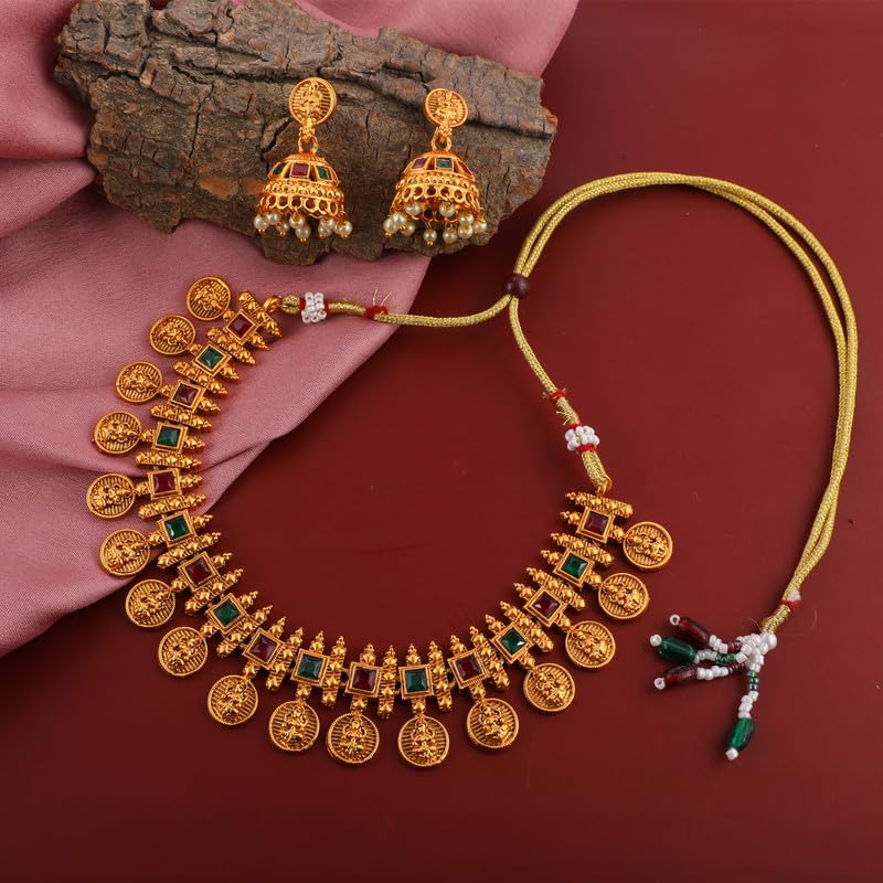 Elegant Pearl and Gold Necklace Set for Women